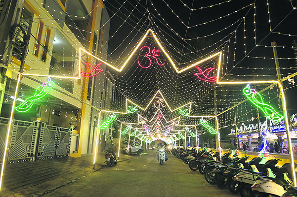 ముస్తాబైన మహాశక్తి ఆలయం1