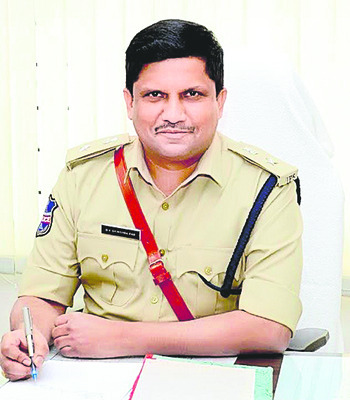 పండుగల వేళ అప్రమత్తత అవసరం
3