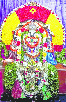 శృంగార వల్లభుని ఆలయానికి  పోటెత్తిన భక్తులు 1