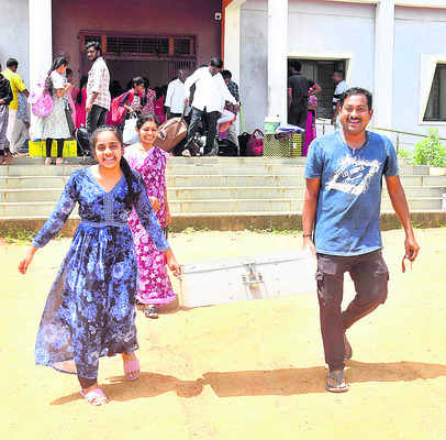 సెలవుల పూట.. ఇంటి బాట2