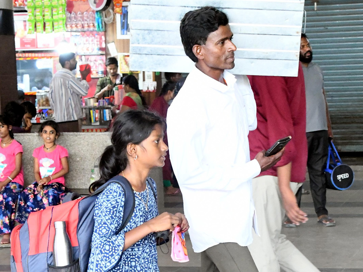 Heavy Rush At bus ANd Railway stations During Dussehra Holidays Photos14