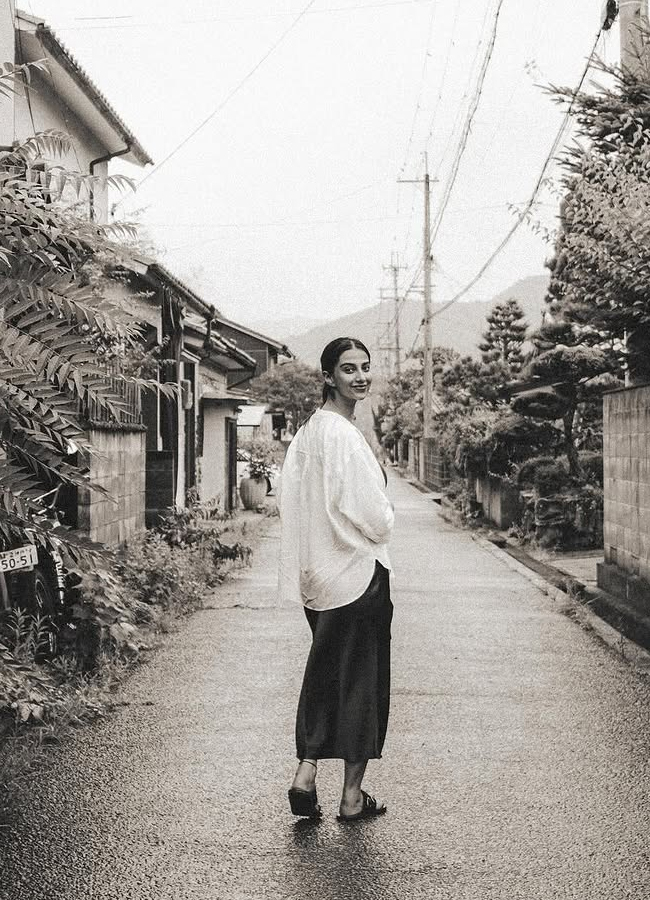 Meenakshi can't forget the memories of the Japan tour (Photos)14