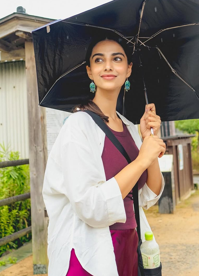 Meenakshi can't forget the memories of the Japan tour (Photos)3