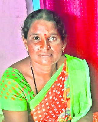 పిడుగుపాటుతో మహిళ మృతి1