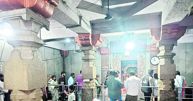 బీచుపల్లి పుణ్యక్షేత్రంలో అమావాస్య పూజలు 1