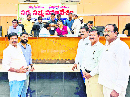 కలెక్టర్‌ దృష్టికి విద్యారంగ సమస్యలు 1