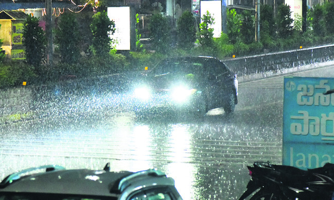 జీజీహెచ్‌లో సీనియర్‌ అసిస్టెంట్‌ సస్పెన్షన్‌1