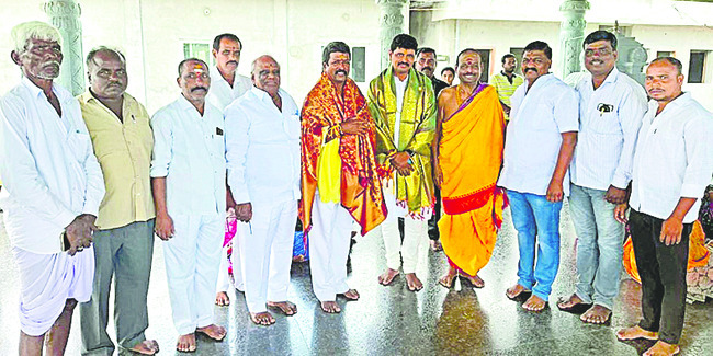 బగలాముఖీ శక్తిపీఠంలో విశేష పూజలు 
1