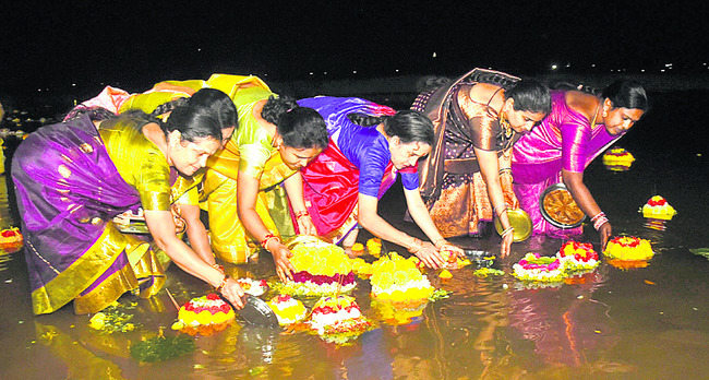 ఏమేమి పువ్వొప్పునే.. 5