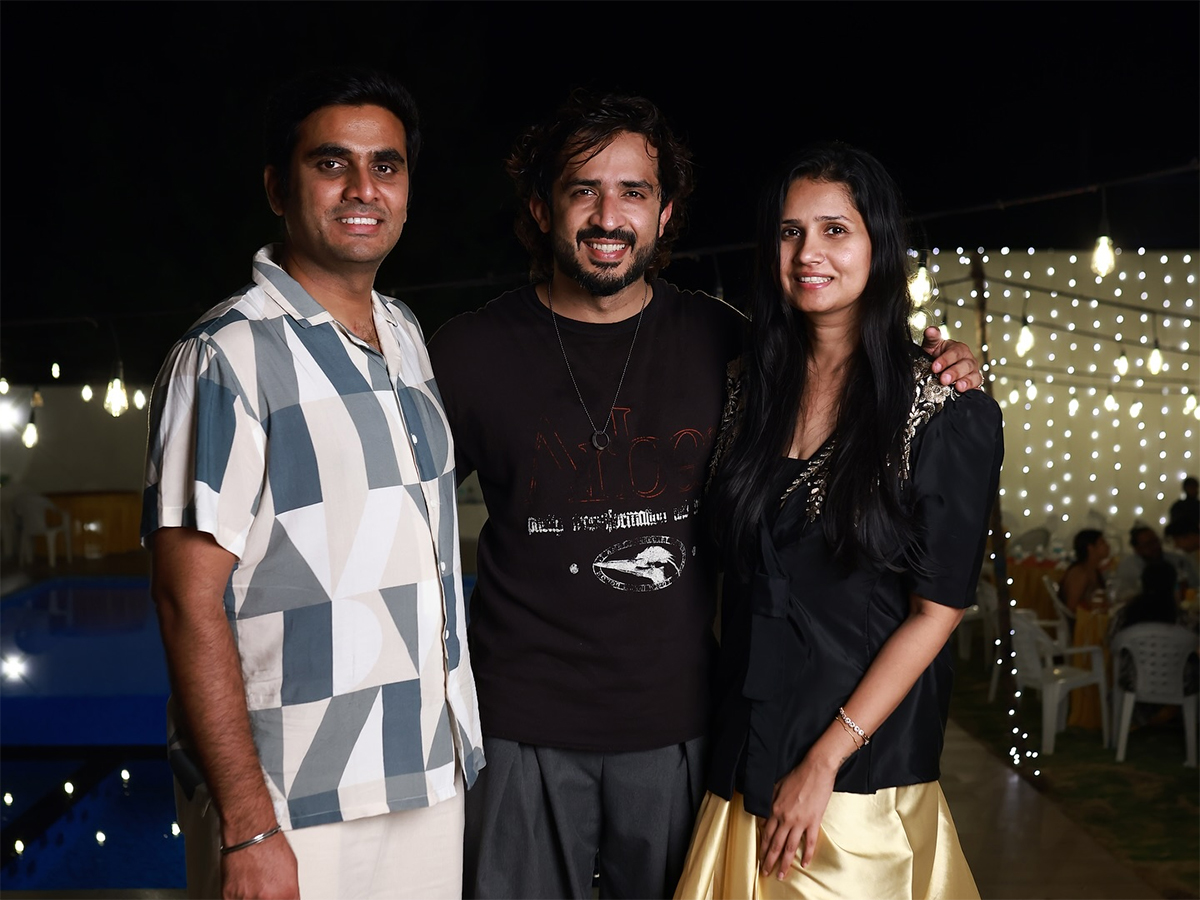 Anchor Ravi Birthday Celebrations Photo Goes Viral13