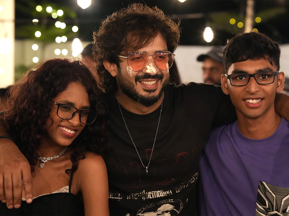 Anchor Ravi Birthday Celebrations Photo Goes Viral17