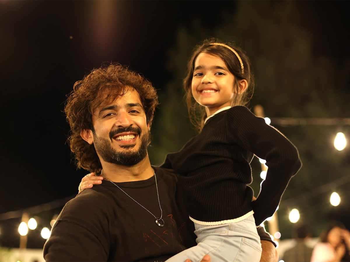 Anchor Ravi Birthday Celebrations Photo Goes Viral2