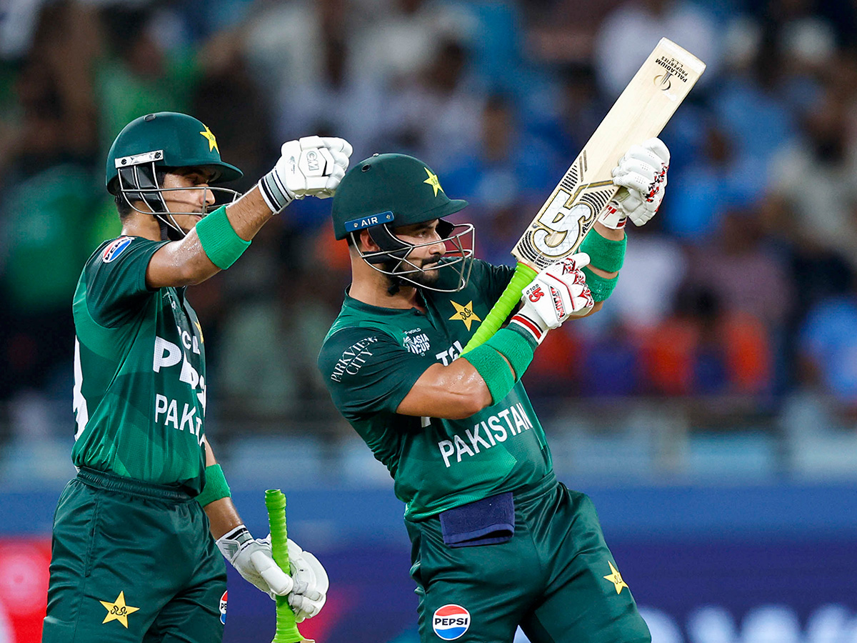 Asia Cup 2025 : India and Pakistan at Dubai International Cricket Stadium12