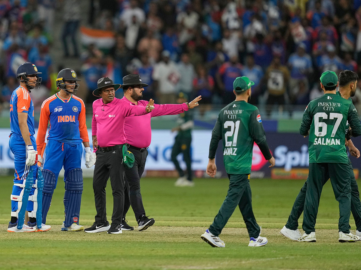 Asia Cup 2025 : India and Pakistan at Dubai International Cricket Stadium2