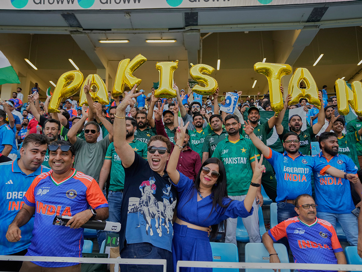 Asia Cup 2025 : India and Pakistan at Dubai International Cricket Stadium7