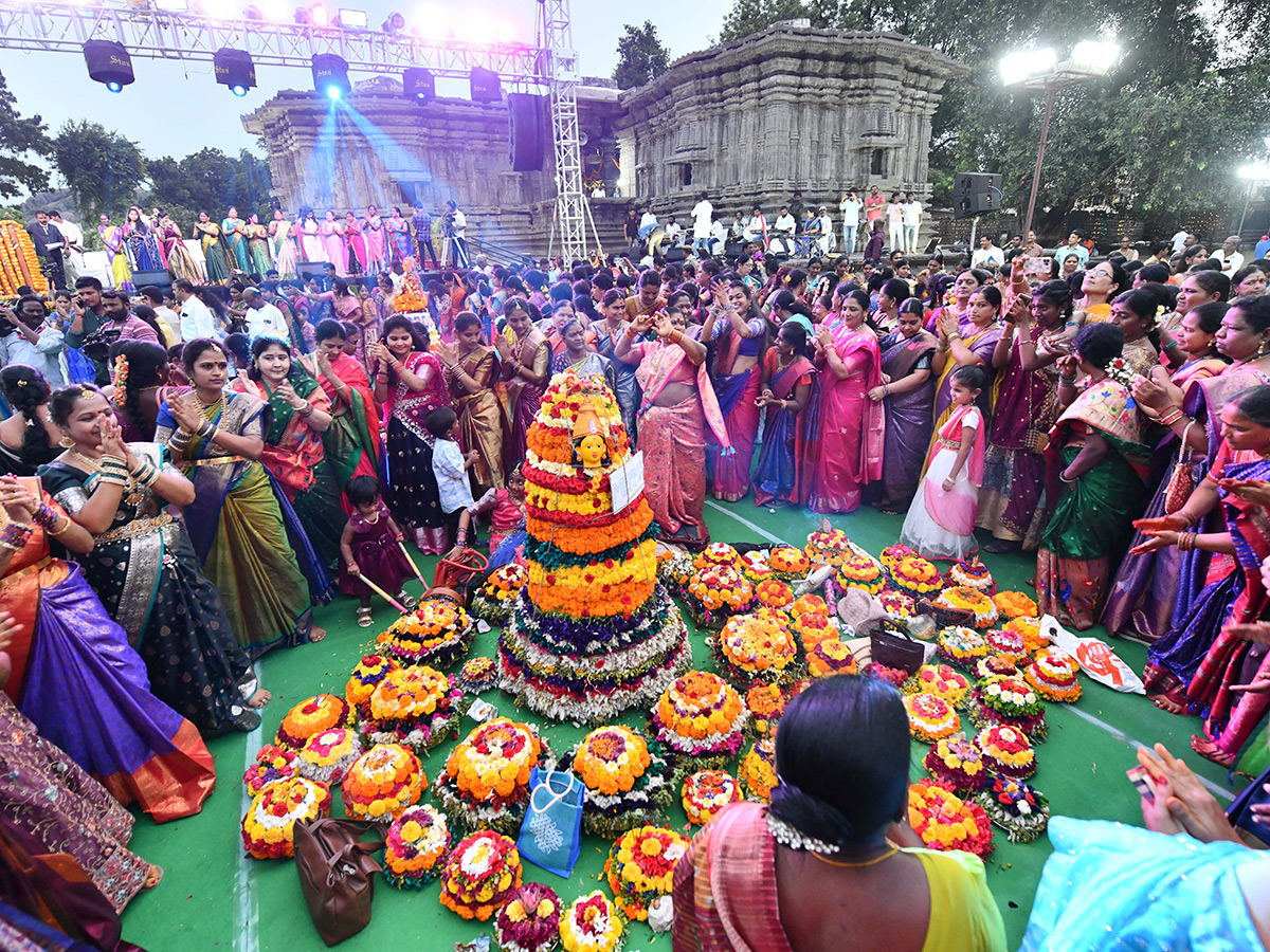 Bathukamma Festival Celebrated In Rain At Warangal District 16