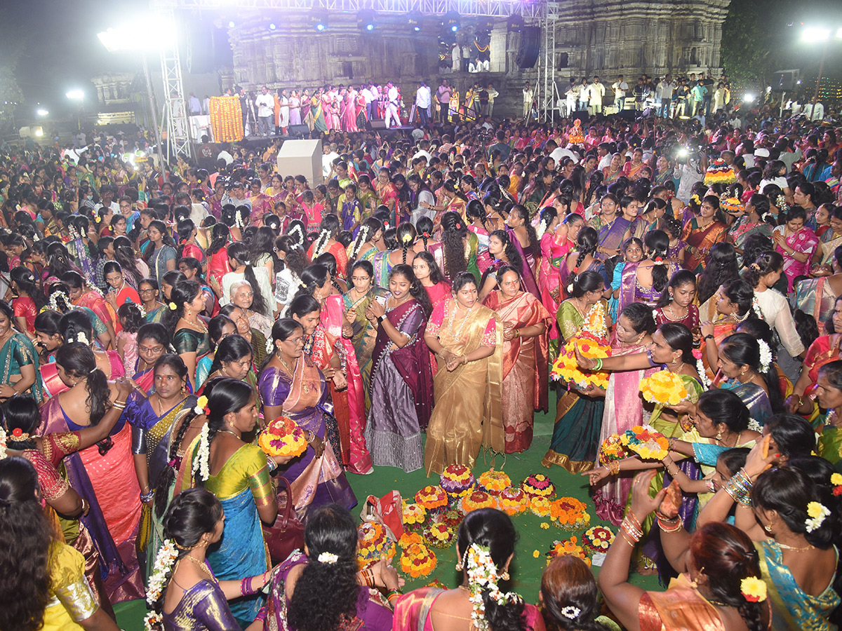 Bathukamma Festival Celebrated In Rain At Warangal District 24