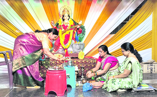 కొలువుదీరిన దుర్గమ్మ2