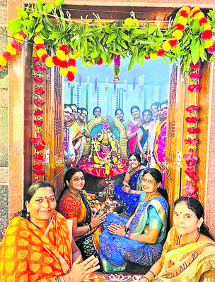కొలువుదీరిన దుర్గమ్మ1