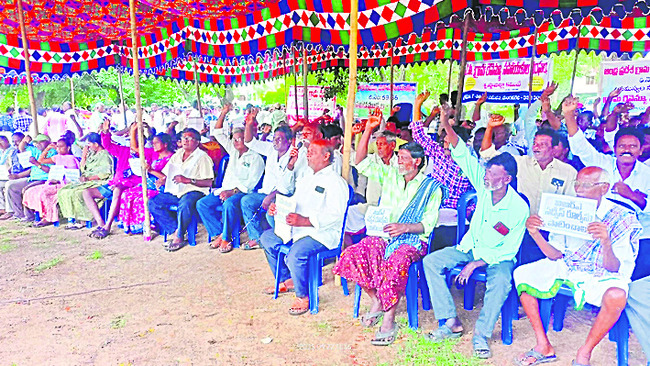 దద్దరిల్లిన ధర్నా చౌక్ 1
