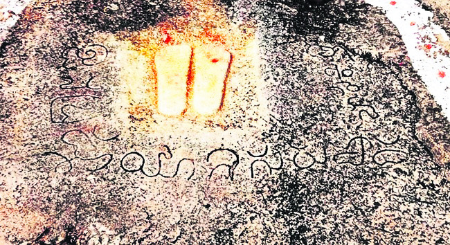 అన్నేశ్వరమ్మ గుట్టపై జైన శాసనం ఆనవాళ్లు1