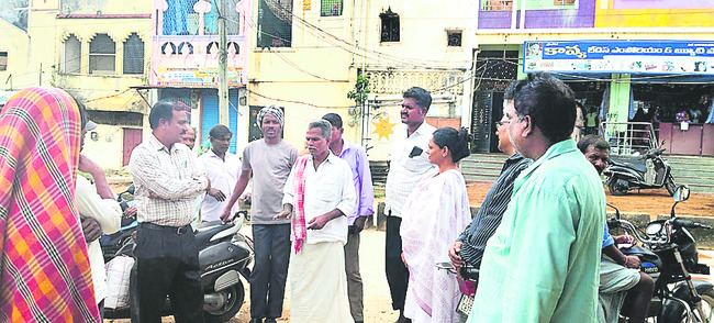 సమస్యల పరిష్కారానికే ప్రజావాణి: అదనపు ఎస్పీ
2