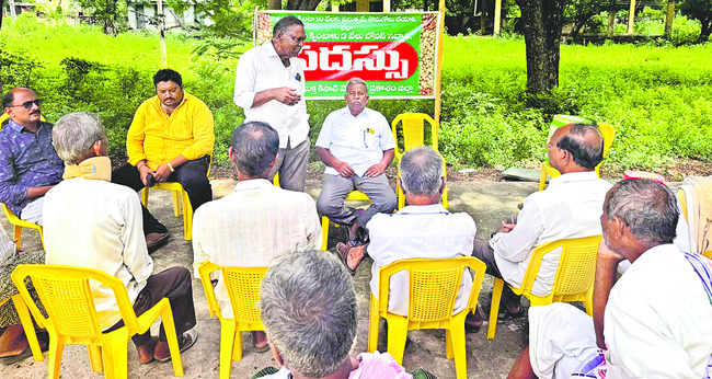 కలెక్టర్‌ను కలిసిన ఎస్పీ 1