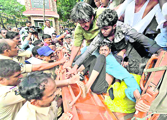 విద్యార్థులపై కర్కశం2