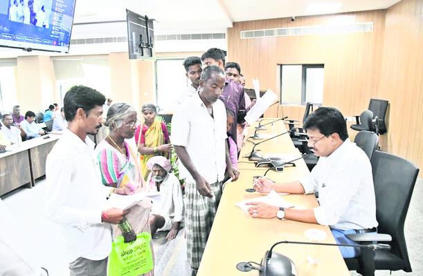అర్జీలు సత్వరం పరిష్కరించండి 1