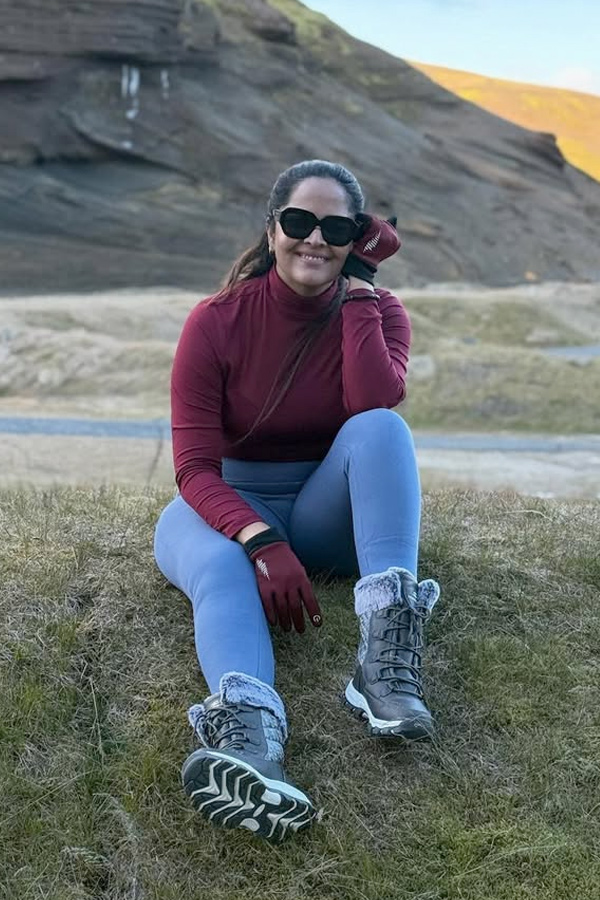 Anchor Anasuya Bharadwaj Shares Travel Moments from Iceland Photos2