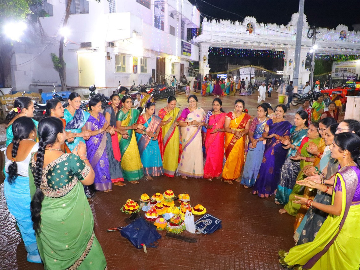 Bathukamma Celebrations 2025 In Telangana Photos4