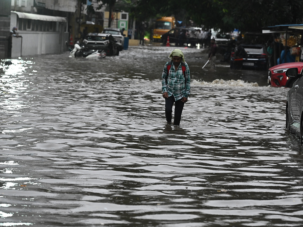 Cloudburst Chaos in Telangana Hyderabad Photos18