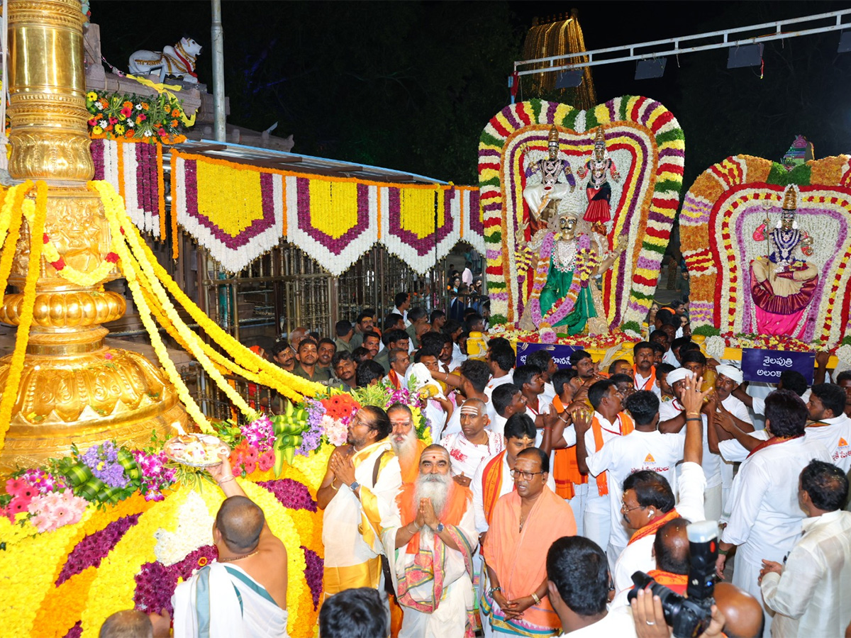 Devi Navaratri Celebrations 2025 At Srisailam Bramaramba Temple18