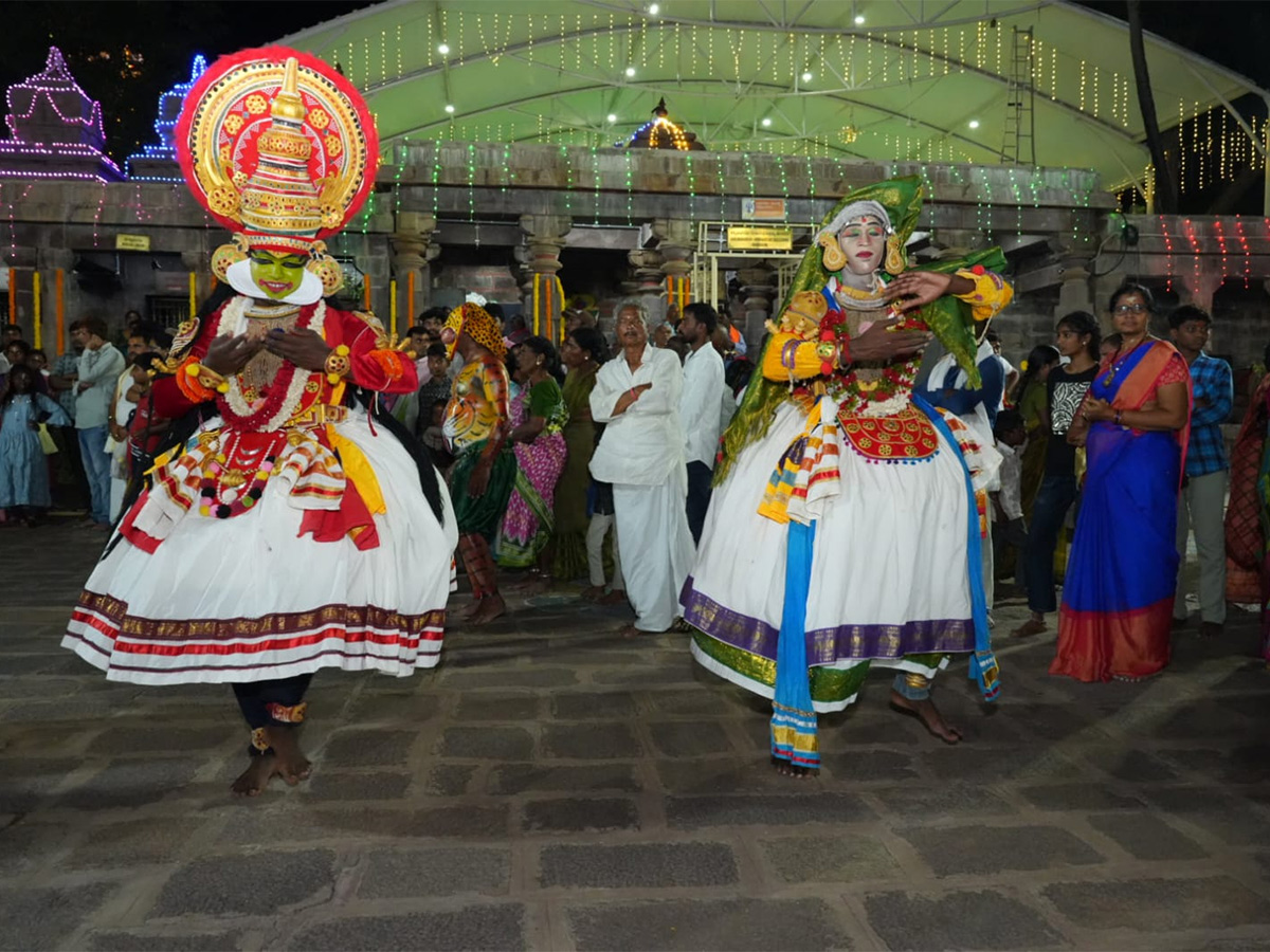 Devi Navaratri Celebrations 2025 At Srisailam Bramaramba Temple5