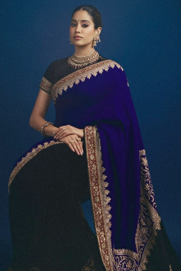 Janhvi Kapoor Beautifully Rewears Her mother Sridevi Saree Photos4