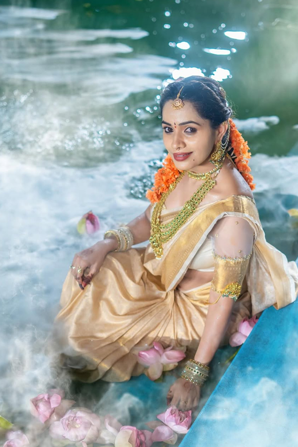 Navratri looks inspired from celebrities Photos15