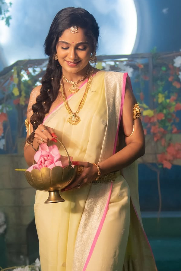 Navratri looks inspired from celebrities Photos10