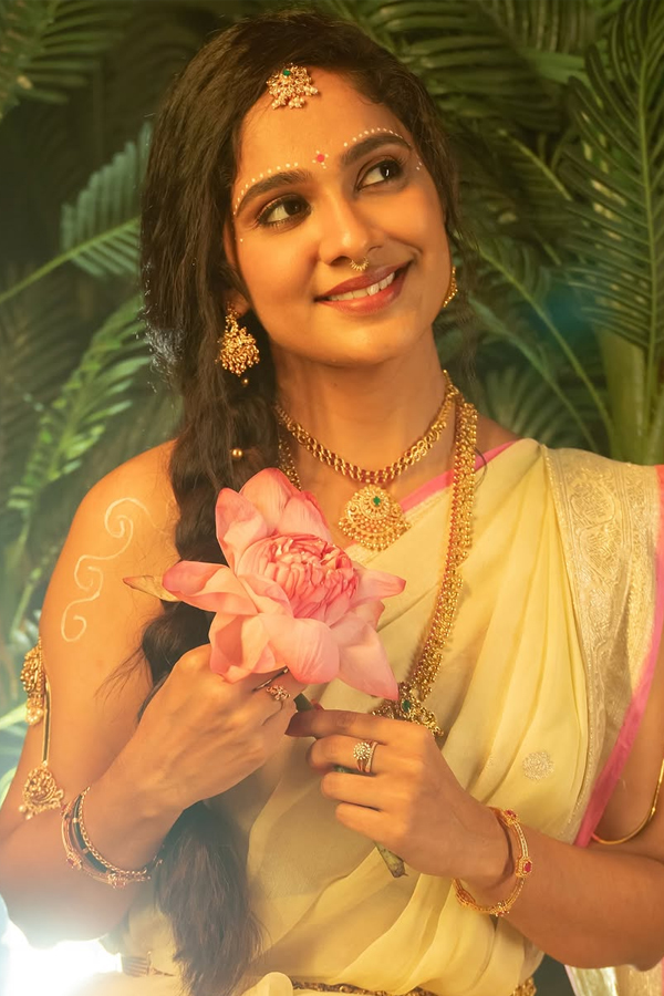 Navratri looks inspired from celebrities Photos11