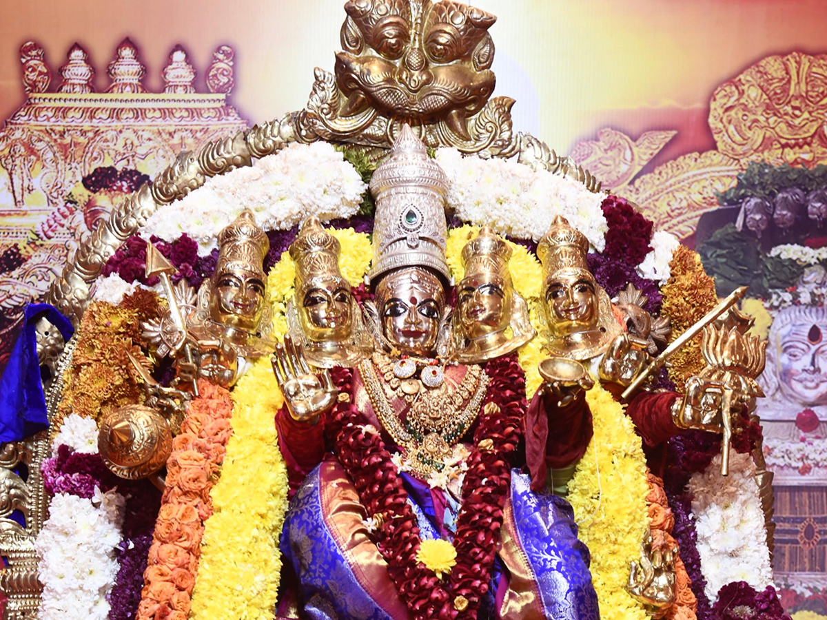 Sri Gayatri Devi Alankaram Day 2 : Huge Devotees Rush In Vijayawada Kanaka Durga Temple Photos3