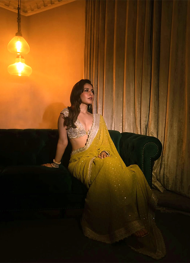 Tollywood Actress Raashii Khanna Latest Photos11