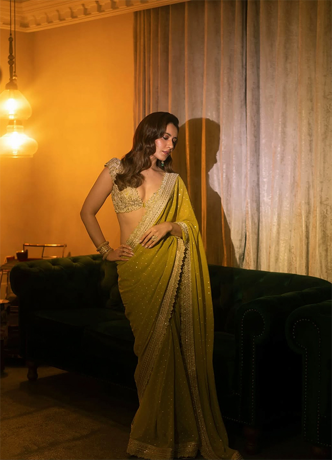 Tollywood Actress Raashii Khanna Latest Photos5