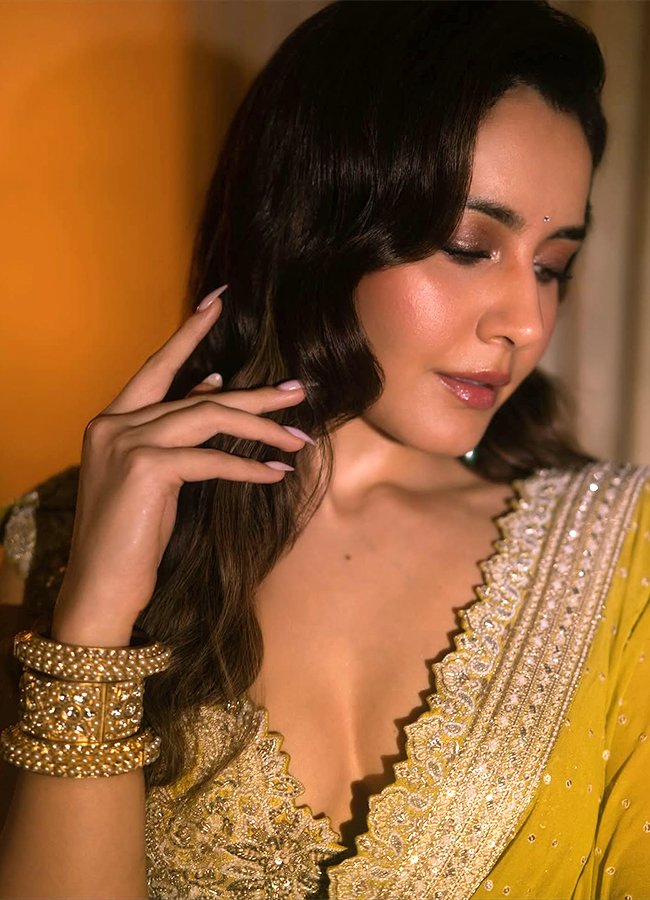 Tollywood Actress Raashii Khanna Latest Photos9