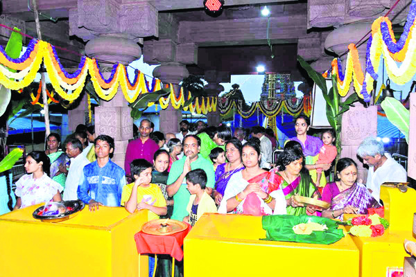 శక్తిస్వరూపిణి.. బ్రహ్మచారిణి 1