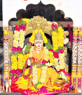 గాయత్రీదేవిగా  అమ్మవారు1