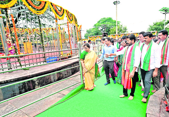 సరికొత్త మేడారం..!2