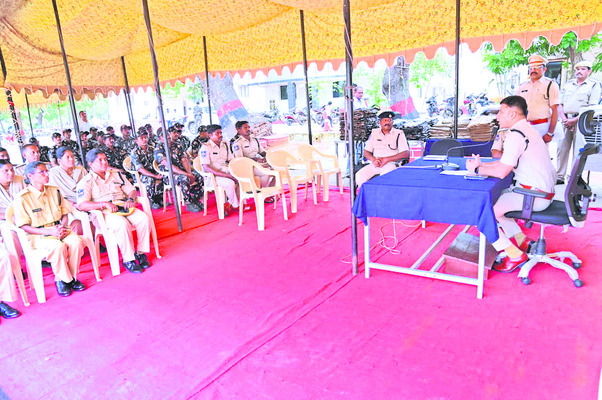 అకడమిక్‌ కౌన్సిలర్ల నియామనికి దరఖాస్తులు1