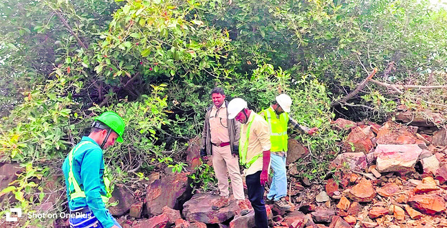 సెలవుల్లో తరగతులు  నిర్వహిస్తే కఠిన చర్యలు 1