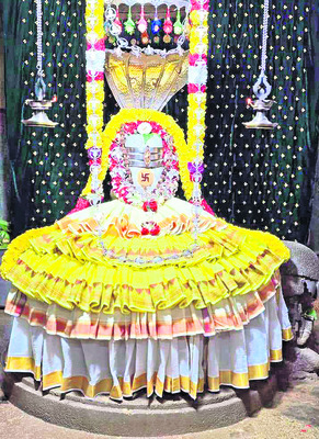 పంచారామ క్షేత్రంలో  ప్రత్యేక పూజలు 1
