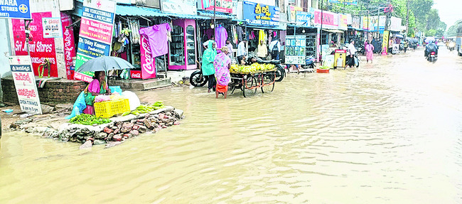 కొత్తవలసలో భారీ వర్షం1