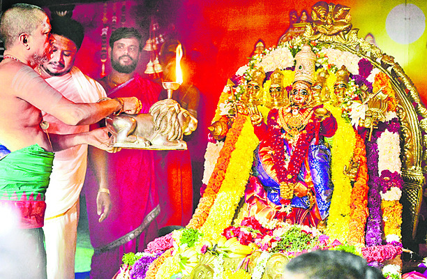 కనుల పండువగా నగరోత్సవం 3